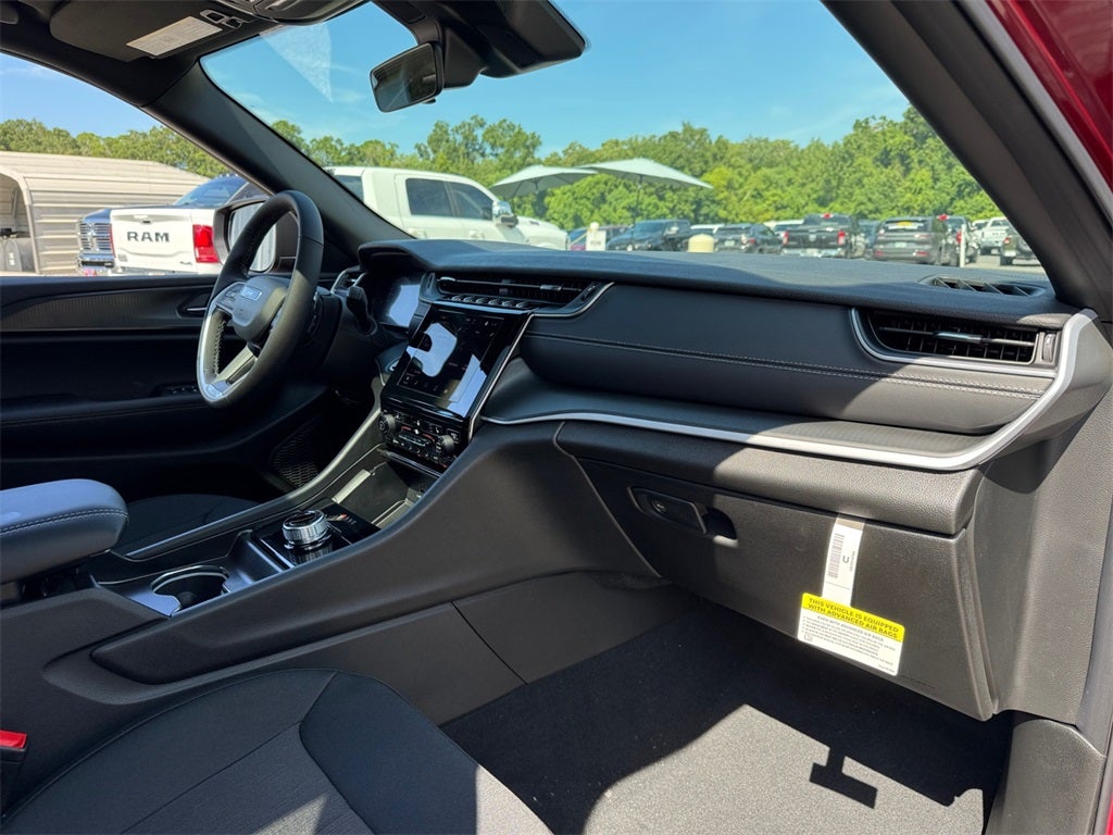 2025 Jeep Grand Cherokee GRAND CHEROKEE L LAREDO X 4X2