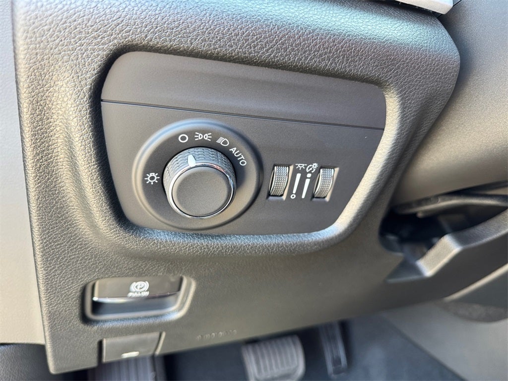 2025 Jeep Grand Cherokee GRAND CHEROKEE L LAREDO X 4X2