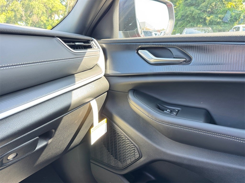 2025 Jeep Grand Cherokee GRAND CHEROKEE L LAREDO X 4X2