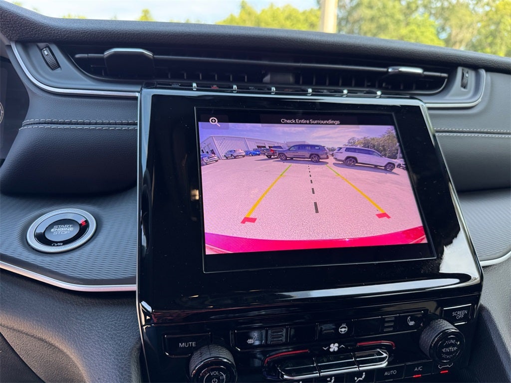 2025 Jeep Grand Cherokee GRAND CHEROKEE L LAREDO X 4X2