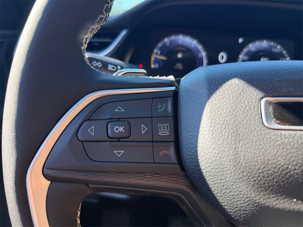 2025 Jeep Grand Cherokee GRAND CHEROKEE L LAREDO X 4X2