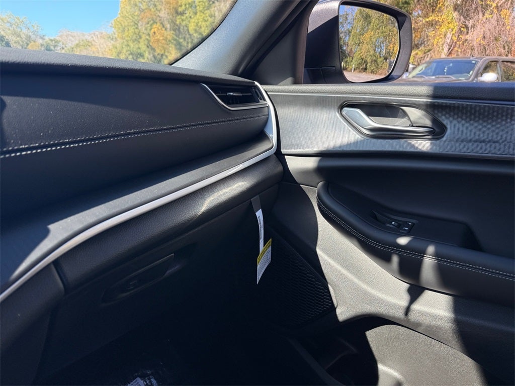 2025 Jeep Grand Cherokee GRAND CHEROKEE L LAREDO X 4X2