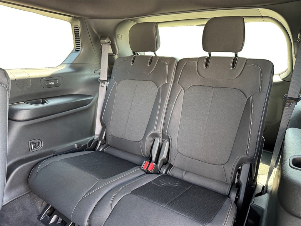 2025 Jeep Grand Cherokee GRAND CHEROKEE L LAREDO X 4X2