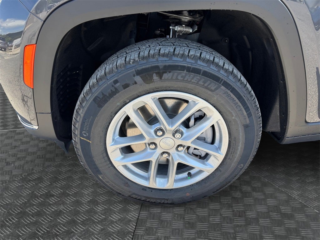 2025 Jeep Grand Cherokee GRAND CHEROKEE L LAREDO X 4X2