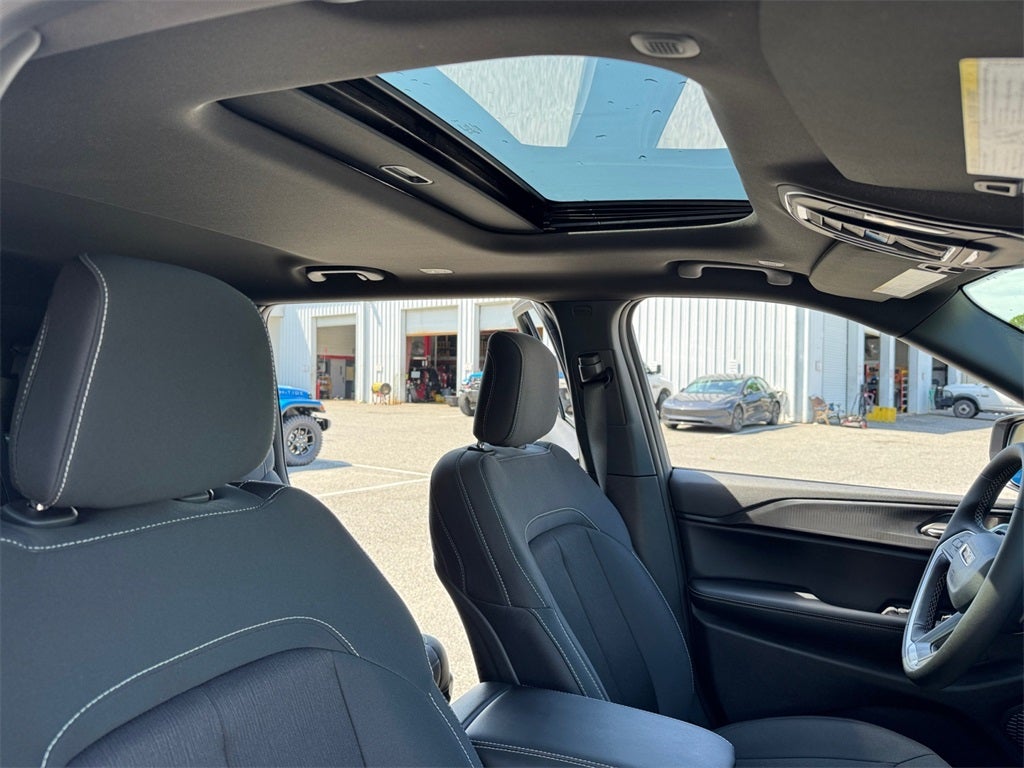 2025 Jeep Grand Cherokee GRAND CHEROKEE L LAREDO X 4X2