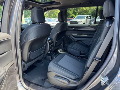 2025 Jeep Grand Cherokee GRAND CHEROKEE L LAREDO X 4X2