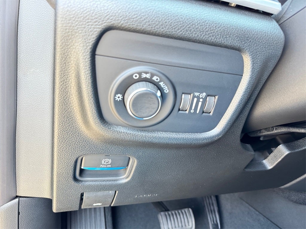 2025 Jeep Grand Cherokee GRAND CHEROKEE L LAREDO X 4X2