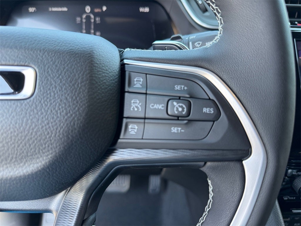 2025 Jeep Grand Cherokee GRAND CHEROKEE L LAREDO X 4X2