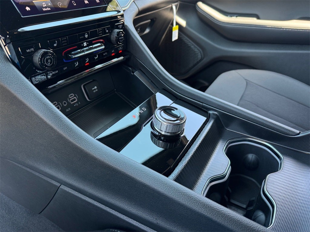 2025 Jeep Grand Cherokee GRAND CHEROKEE L LAREDO X 4X2