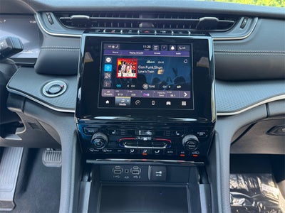 2025 Jeep Grand Cherokee GRAND CHEROKEE L LAREDO X 4X2