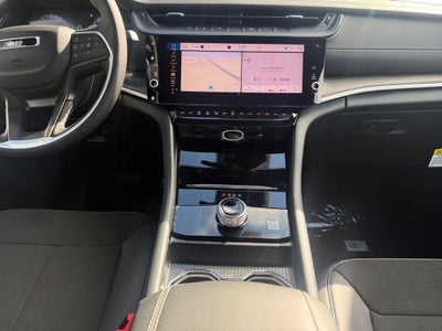 2027 Jeep Grand Cherokee GRAND CHEROKEE L LAREDO ALTITUDE 4X2