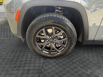 2027 Jeep Grand Cherokee GRAND CHEROKEE L LAREDO ALTITUDE 4X2