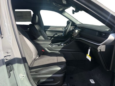 2027 Jeep Grand Cherokee GRAND CHEROKEE L LAREDO ALTITUDE 4X2