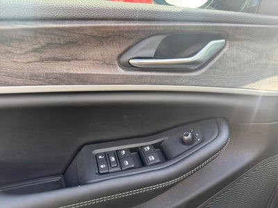 2027 Jeep Grand Cherokee GRAND CHEROKEE L LAREDO ALTITUDE 4X2