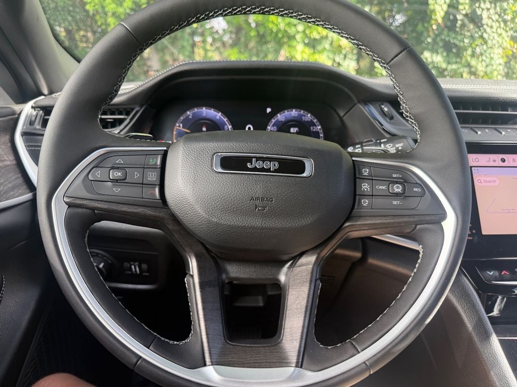 2027 Jeep Grand Cherokee GRAND CHEROKEE L LAREDO ALTITUDE 4X2