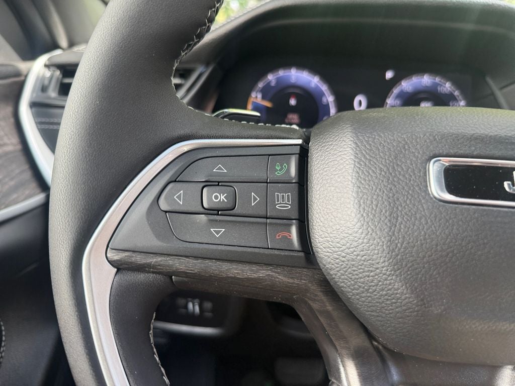 2027 Jeep Grand Cherokee GRAND CHEROKEE L LAREDO ALTITUDE 4X2