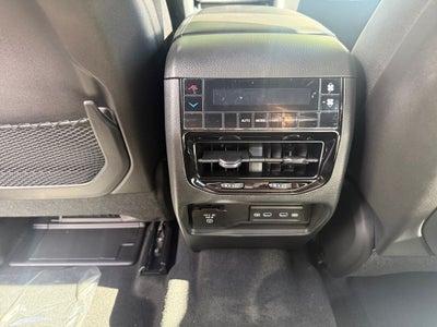 2027 Jeep Grand Cherokee GRAND CHEROKEE L LAREDO ALTITUDE 4X2
