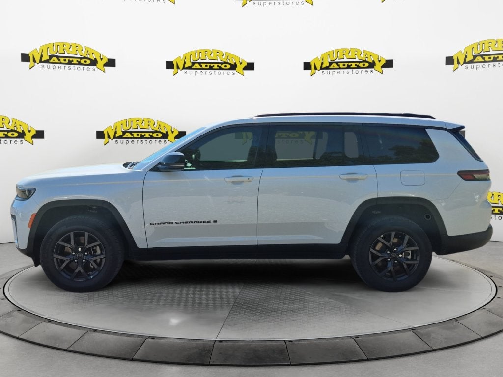 2027 Jeep Grand Cherokee GRAND CHEROKEE L LAREDO ALTITUDE 4X2