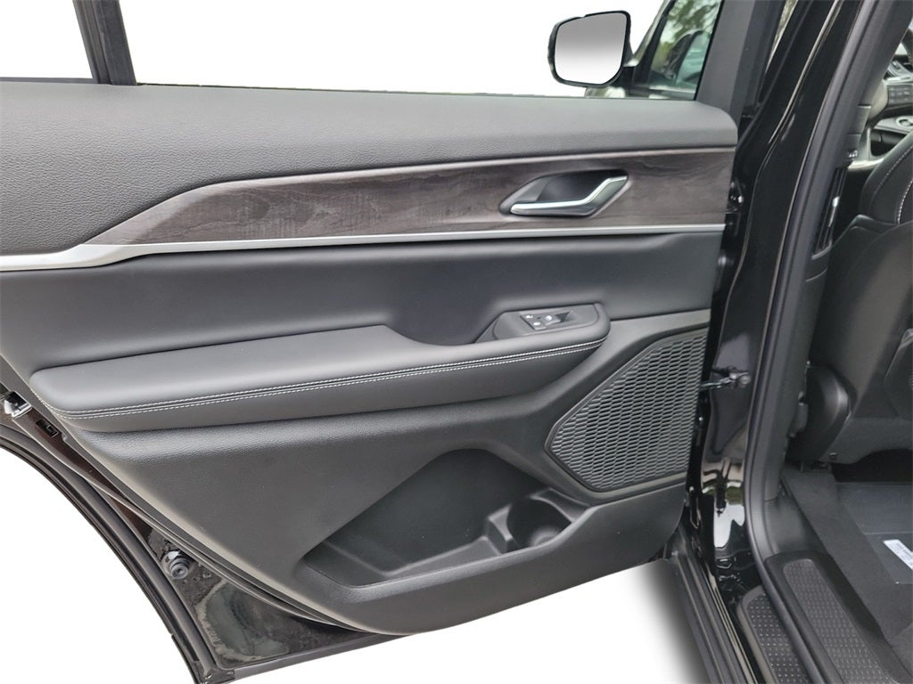 2025 Jeep Grand Cherokee GRAND CHEROKEE L LIMITED 4X2