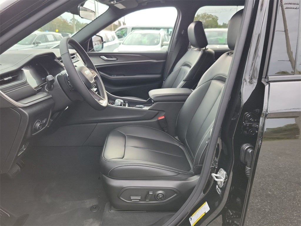 2025 Jeep Grand Cherokee GRAND CHEROKEE L LIMITED 4X2