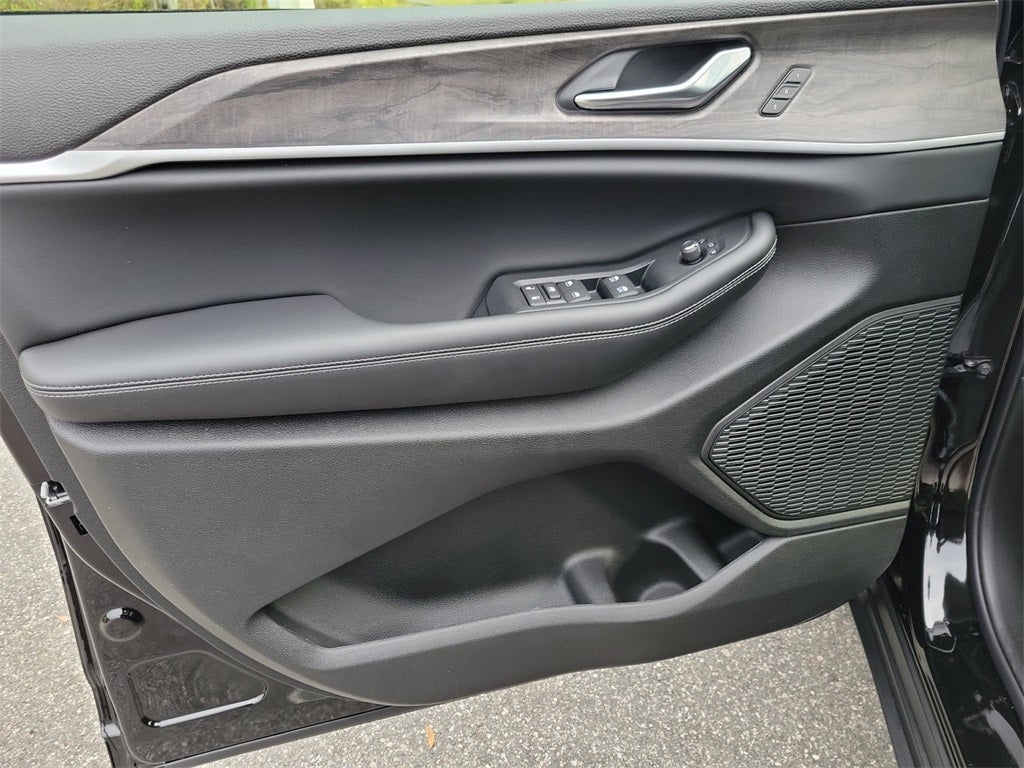 2025 Jeep Grand Cherokee GRAND CHEROKEE L LIMITED 4X2