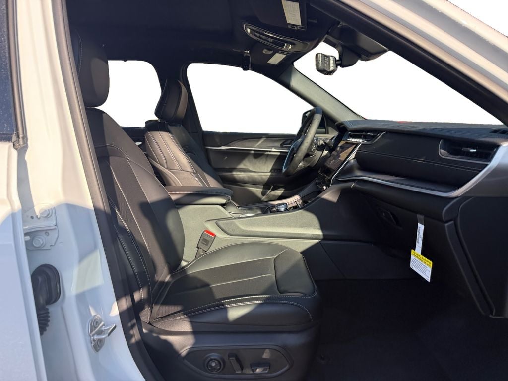 2025 Jeep Grand Cherokee GRAND CHEROKEE L LIMITED 4X2