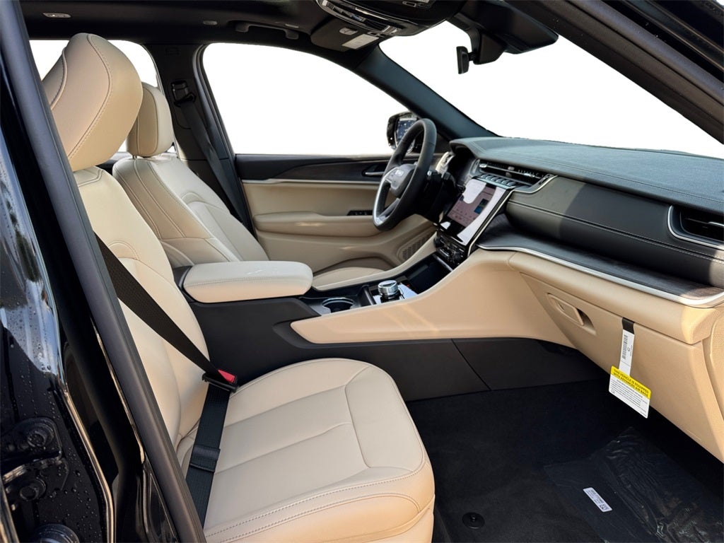 2025 Jeep Grand Cherokee GRAND CHEROKEE L LIMITED 4X2