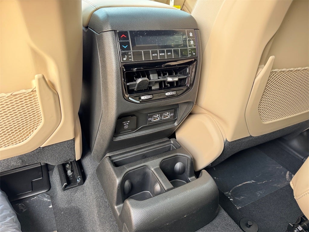 2025 Jeep Grand Cherokee GRAND CHEROKEE L LIMITED 4X2