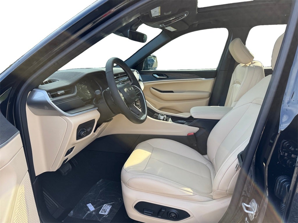 2025 Jeep Grand Cherokee GRAND CHEROKEE L LIMITED 4X2