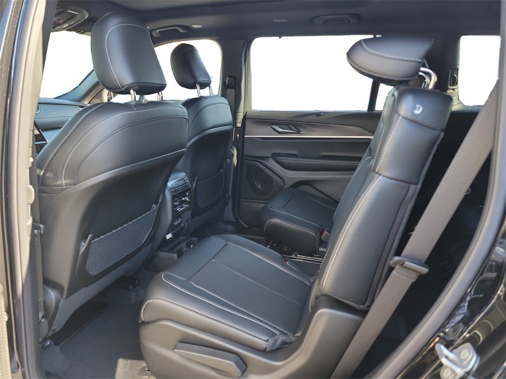 2025 Jeep Grand Cherokee GRAND CHEROKEE L LIMITED 4X2