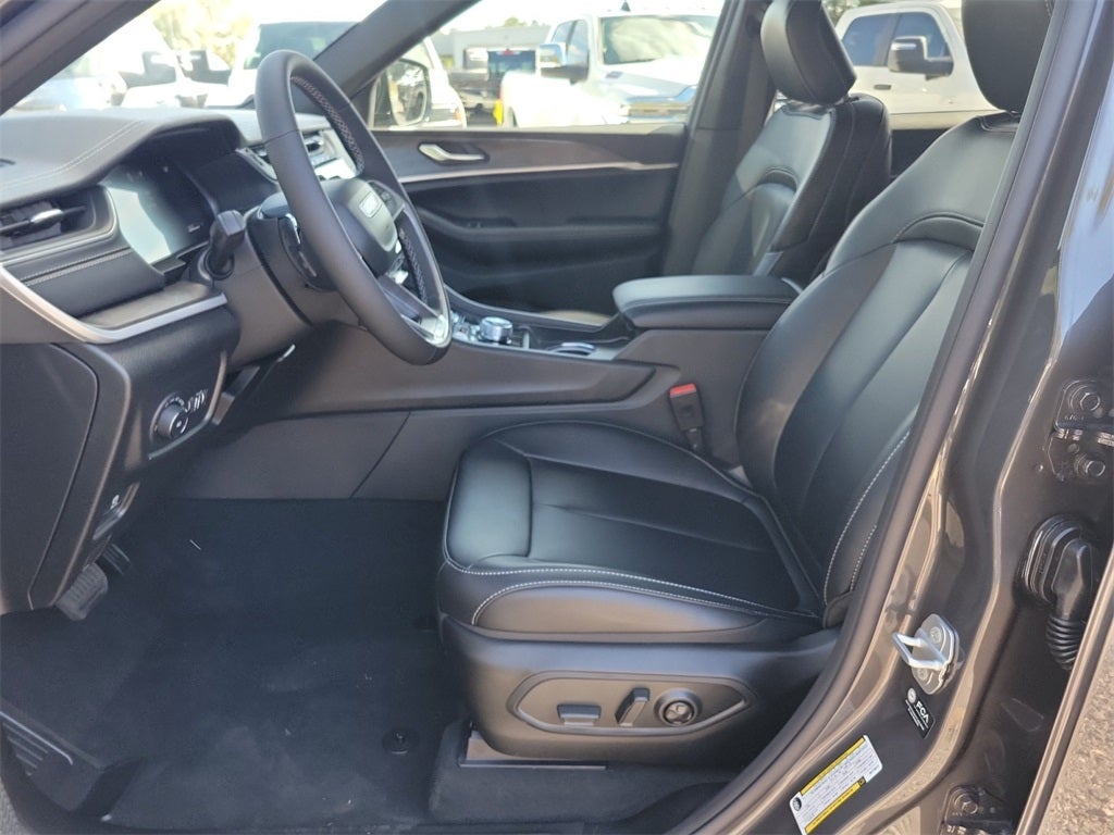 2025 Jeep Grand Cherokee GRAND CHEROKEE L LIMITED 4X2