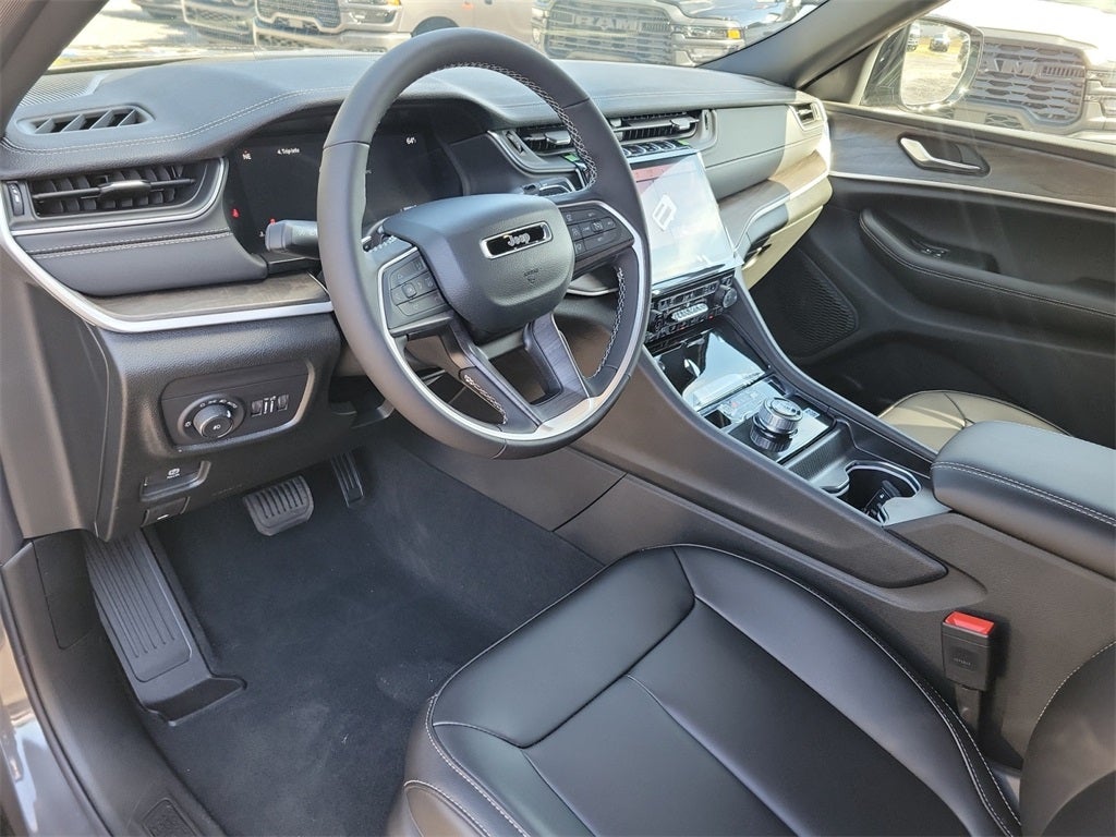 2025 Jeep Grand Cherokee GRAND CHEROKEE L LIMITED 4X2