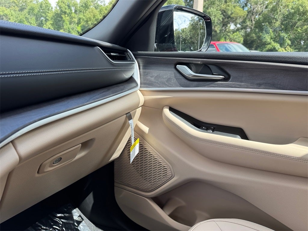 2025 Jeep Grand Cherokee GRAND CHEROKEE L LIMITED 4X2