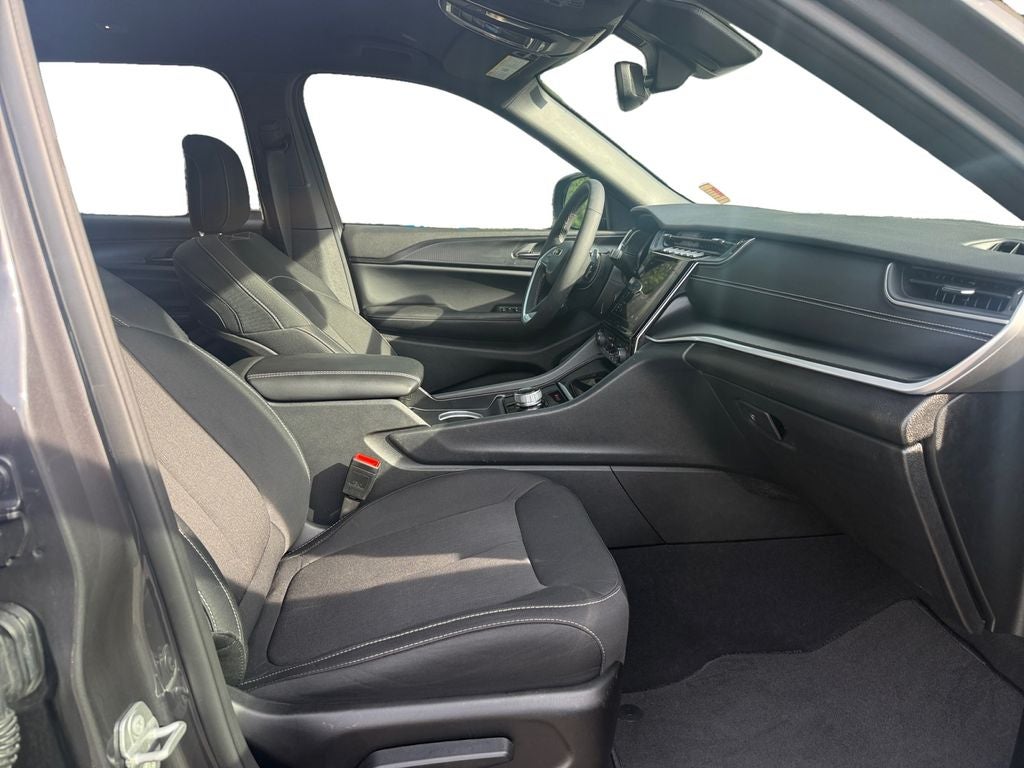 2024 Jeep Grand Cherokee L Laredo 4x4
