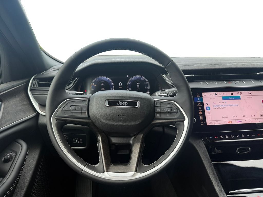 2027 Jeep Grand Cherokee Laredo Altitude