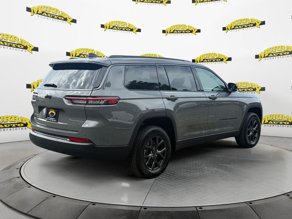 2027 Jeep Grand Cherokee Laredo Altitude