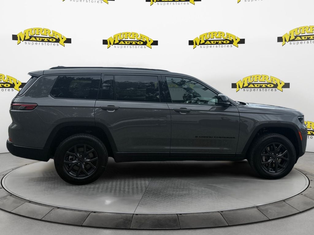 2027 Jeep Grand Cherokee Laredo Altitude