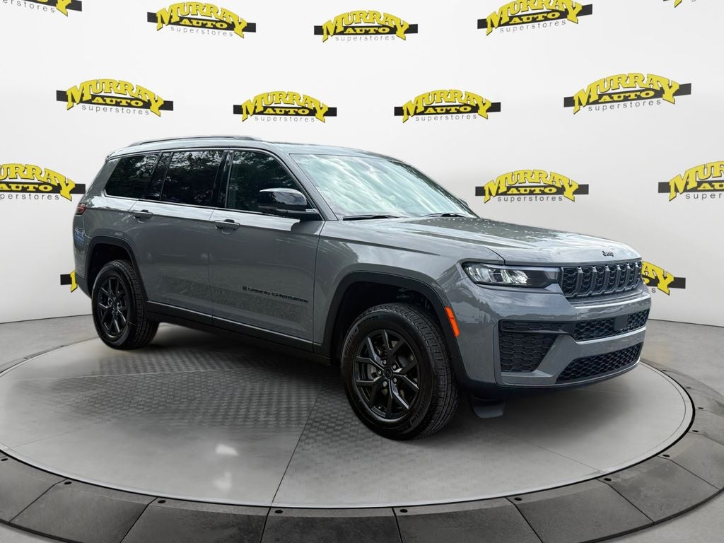 2027 Jeep Grand Cherokee Laredo Altitude