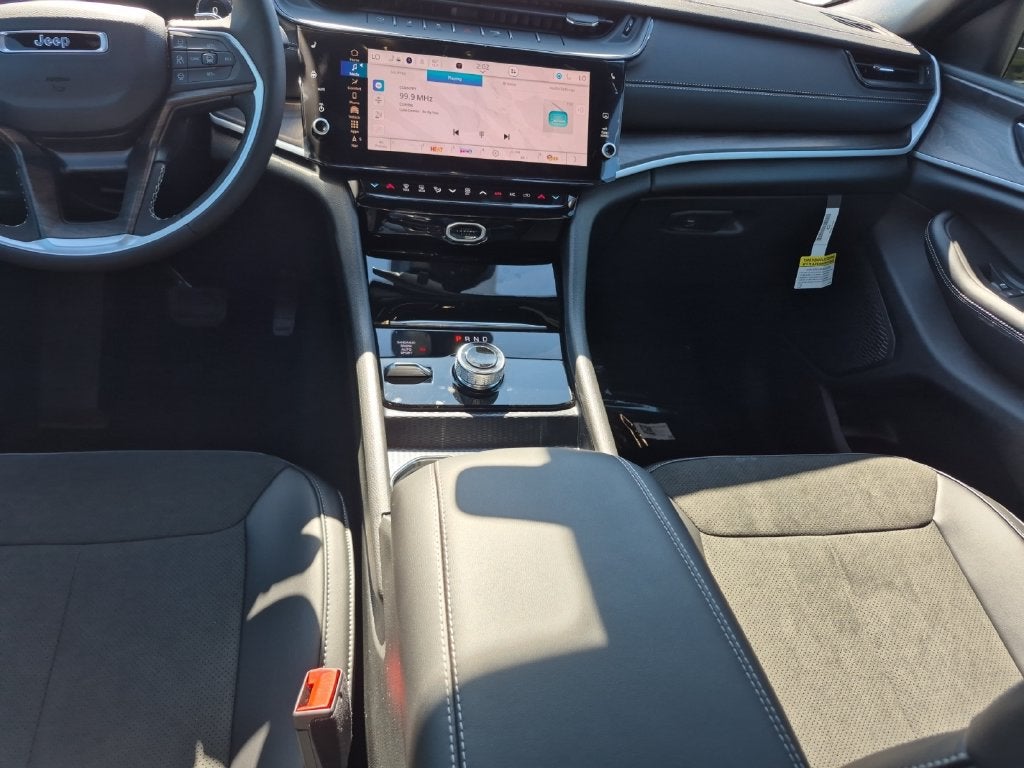 2027 Jeep Grand Cherokee GRAND CHEROKEE L LAREDO ALTITUDE 4X4