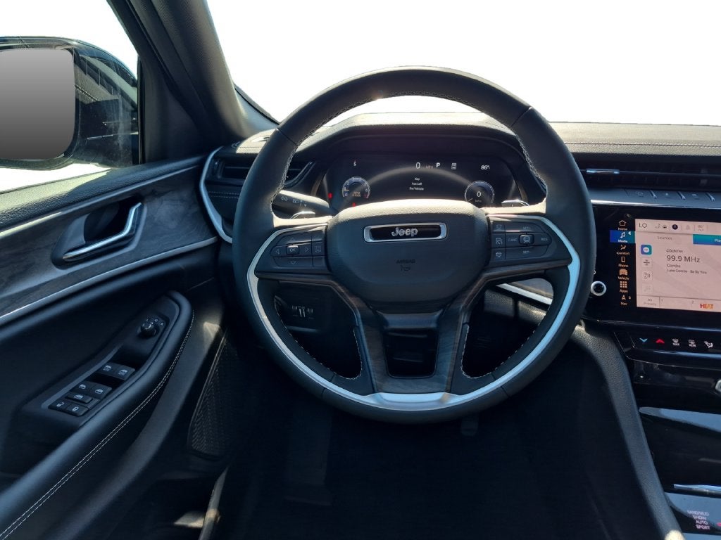 2027 Jeep Grand Cherokee GRAND CHEROKEE L LAREDO ALTITUDE 4X4