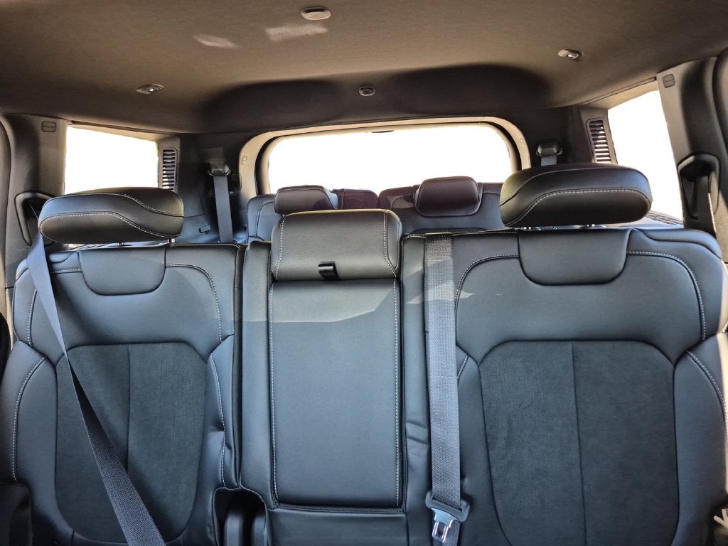 2027 Jeep Grand Cherokee GRAND CHEROKEE L LAREDO ALTITUDE 4X4