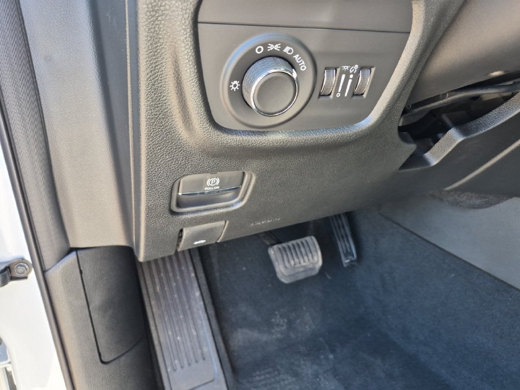 2027 Jeep Grand Cherokee GRAND CHEROKEE L LAREDO ALTITUDE 4X4