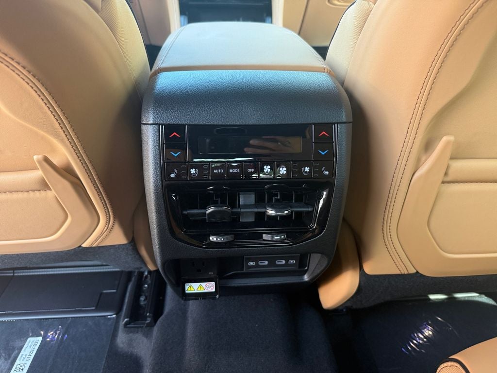 2026 Jeep Grand Cherokee GRAND CHEROKEE L SUMMIT 4X4