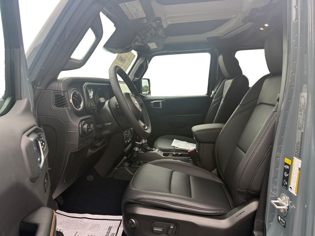 2026 Jeep Gladiator GLADIATOR SAHARA 4X4
