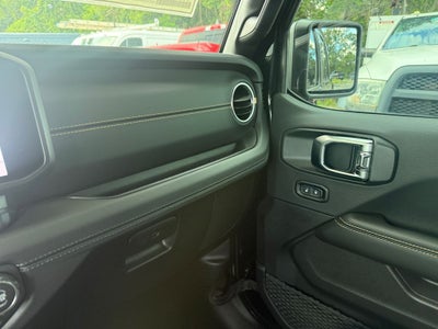 2026 Jeep Gladiator GLADIATOR SAHARA 4X4