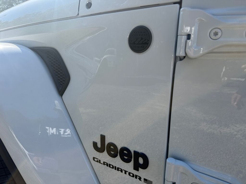 2026 Jeep Gladiator GLADIATOR SAHARA 4X4