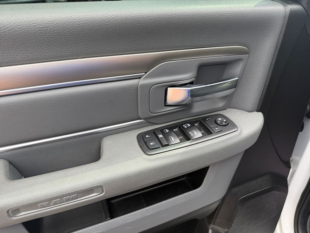 2019 RAM 1500 Classic SLT Crew Cab 4x2 5'7' Box