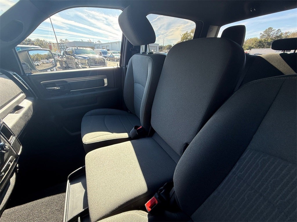 2024 RAM 1500 Classic Warlock Crew Cab 4x4 5'7' Box