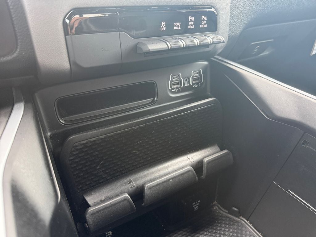 2022 RAM 1500 Big Horn Quad Cab 4x2 6'4' Box