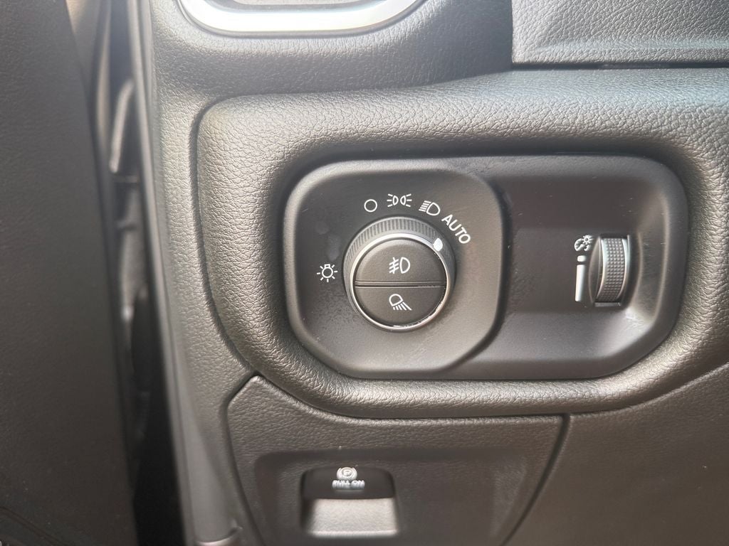 2025 RAM Ram 1500 RAM 1500 BIG HORN CREW CAB 4X2 5'7' BOX